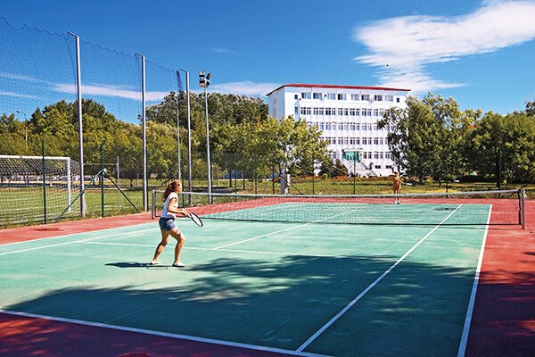 Parus (sanatorij) Sanatorij: Теннисный корт