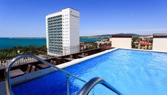 Kaliforniya (Gelendzhik) Hotel: Бассейн на крыше отеля - photo 2