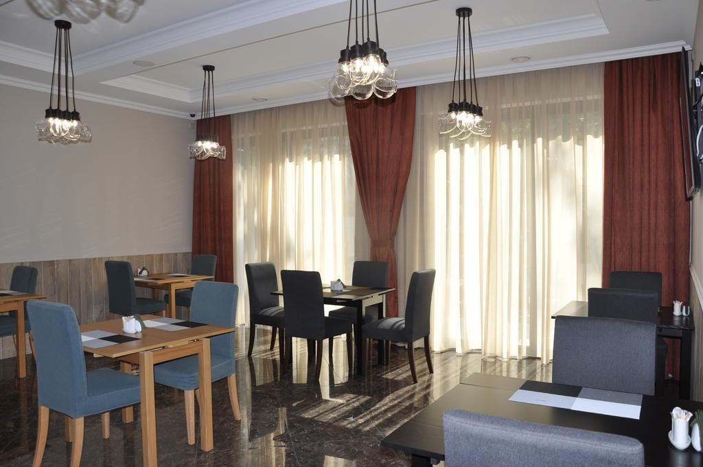 Lermont (Gelendzhik) Hotel: Ресторан