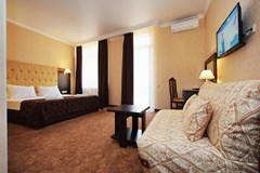 Oskar Hotel: Стандарт 3-местный 1-комнатный с балконом - photo 25