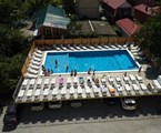 Prometej (Gelendzhik) Hotel: Бассейн и парковка