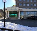 Amira Park Hotel: Вход