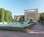 Sanatorium im. Ordzhonikidze: территория бассейн с фонтаном