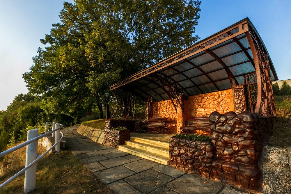 Dzhinal Sanatorium: Беседка