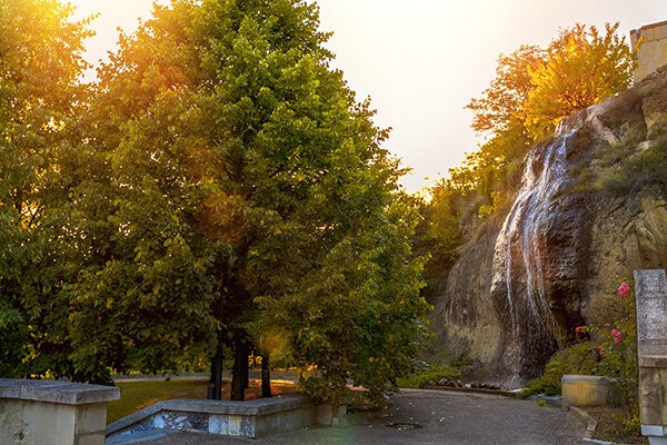 Dzhinal Sanatorium: Водопад