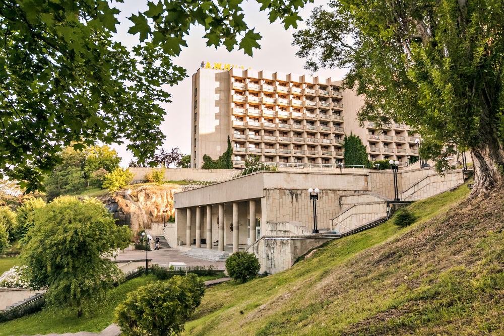 Dzhinal Sanatorium: Территория