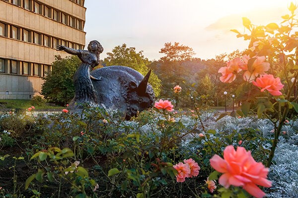 Dzhinal Sanatorium: Скульптура Похищение Европы