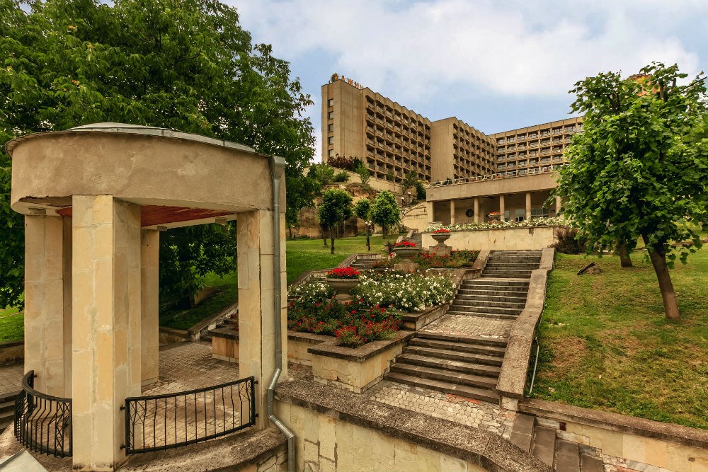 Dzhinal Sanatorium: Территория