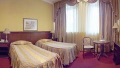 Grand Otel: Стандартный 2 местный ТВИН 1, 2 -этаж (раздельные кровати) Стандартный 2 местный ТВИН 1, 2 -этаж - photo 42