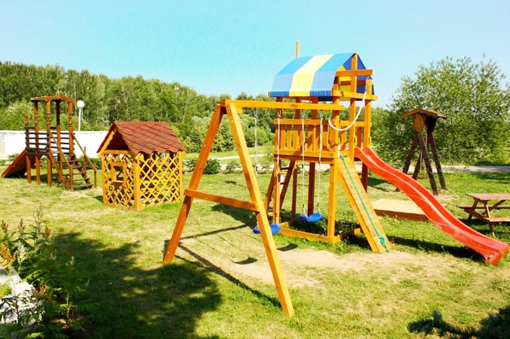 Olimpiecz Park-otel`: Детская площадка