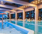 Zagorodny`j klub Artile`nd Otel`: Бассейн (ночь)