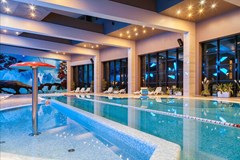 Zagorodny`j klub Artile`nd Otel`: Бассейн (ночь) - photo 2