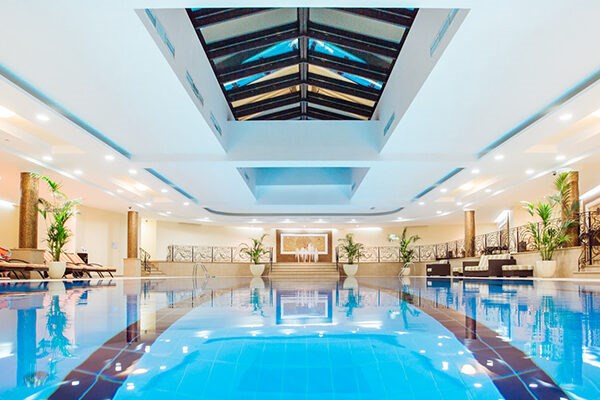 MISTRAL HOTEL & SPA Otel`: Бассейн