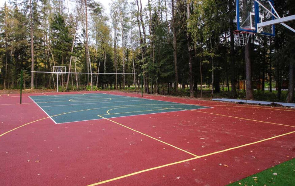 LES Art Resort Zagorodny`j otel`: Теннисный корт
