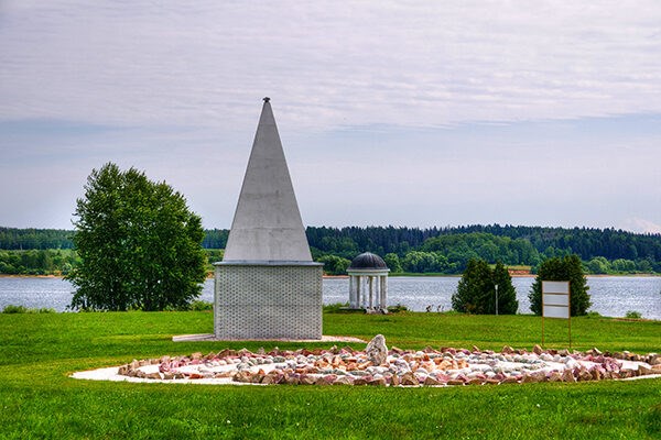 Rus` (Ruza) Sanatorno-kurortny`j kompleks: Территория