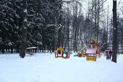 Vozdvizhenskoe Park-otel`: Зимой на детской площадке - photo 39