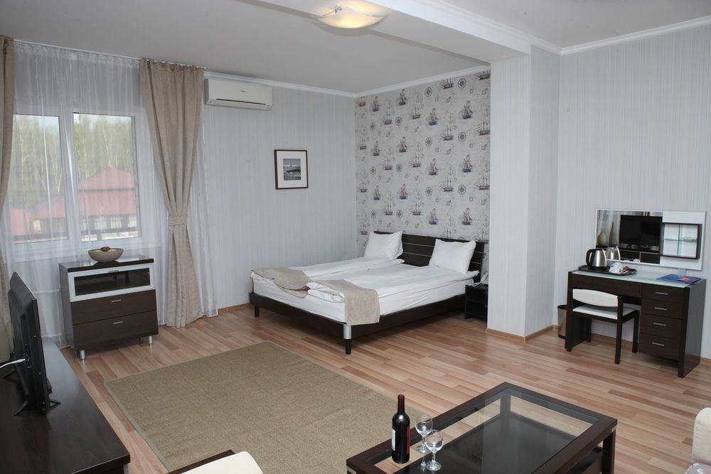 Medvezh`i ozera Zagorodny`j otel`: Люкс 2-местный 1-комнатный