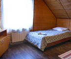 Medvezh`i ozera Zagorodny`j otel`: Коттедж 6-местный