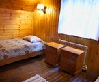 Medvezh`i ozera Zagorodny`j otel`: Коттедж 6-местный 4-комнатный 2-этажный (с кухней)