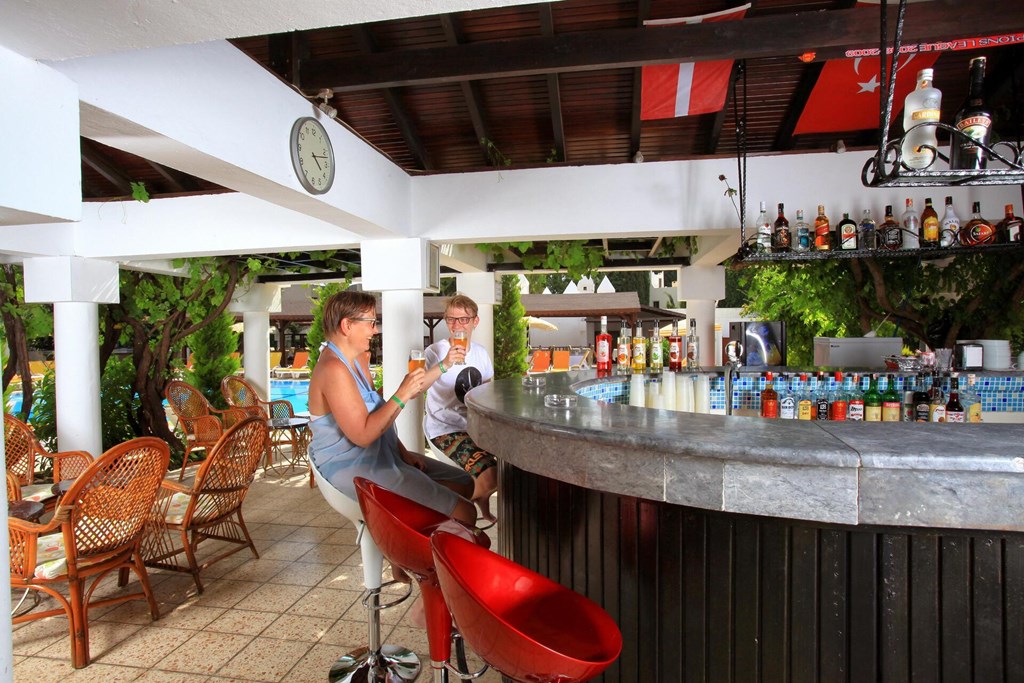 Natur Garden Hotel: Bar