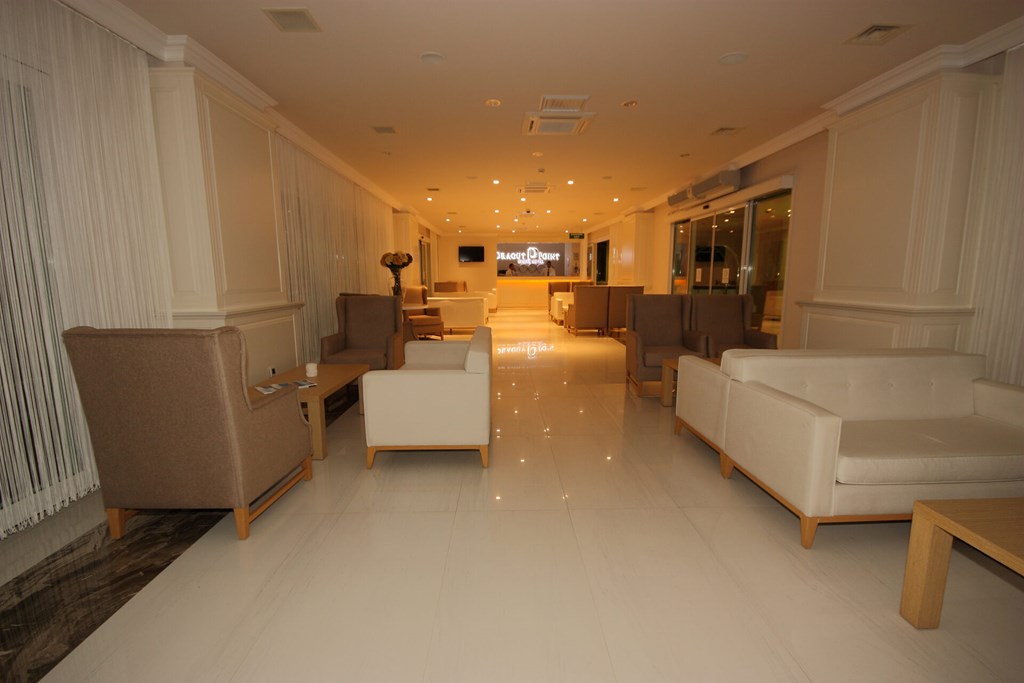 Dragut Point South Hotel: Lobby