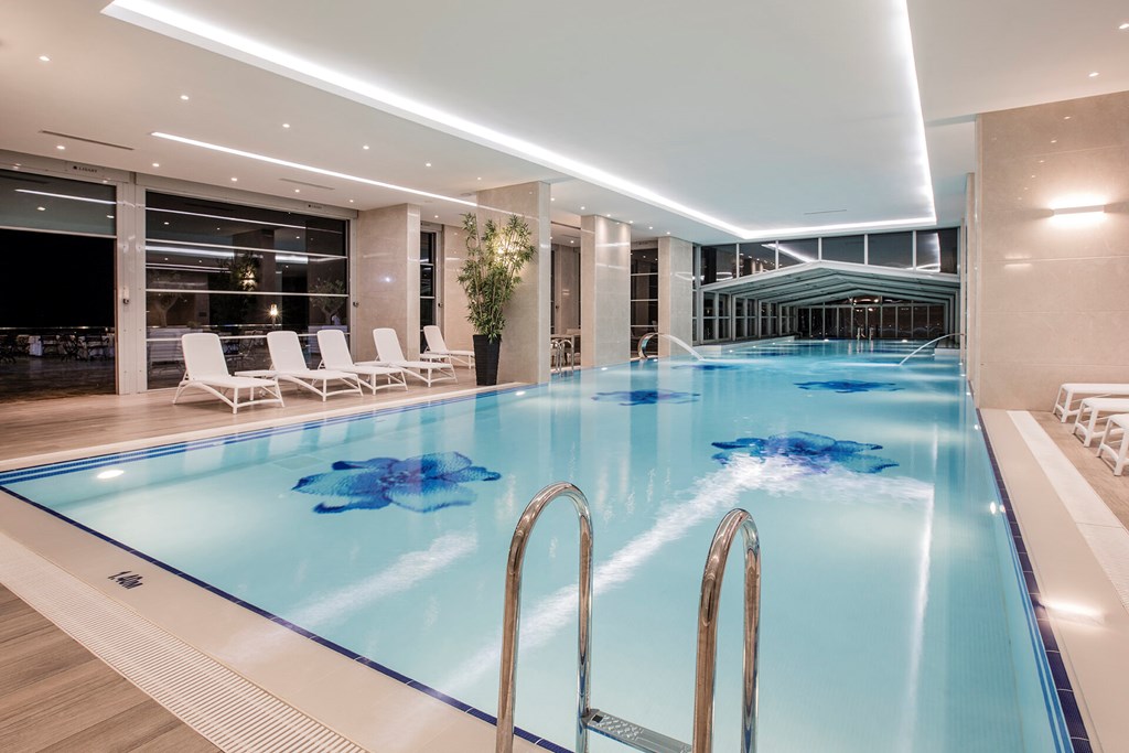Charisma De Luxe Hotel: Pool