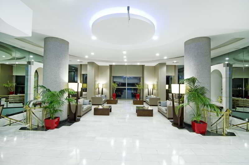 Korumar Hotel De Luxe: Lobby