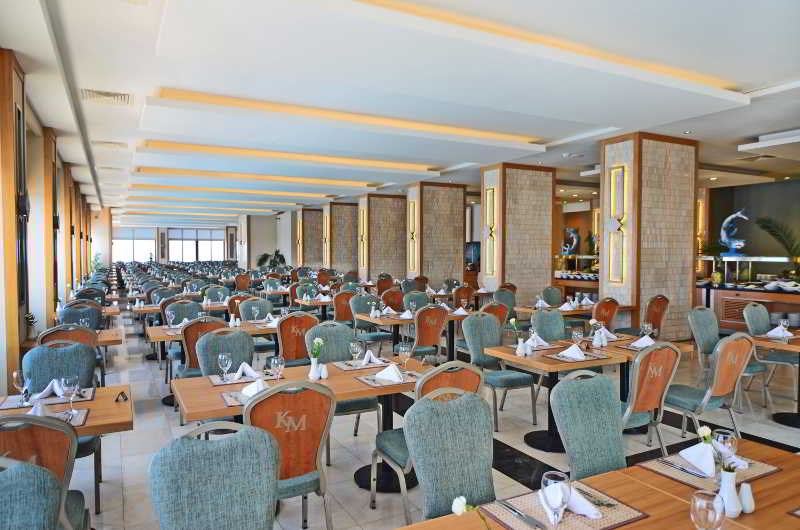 Korumar Hotel De Luxe: Restaurant