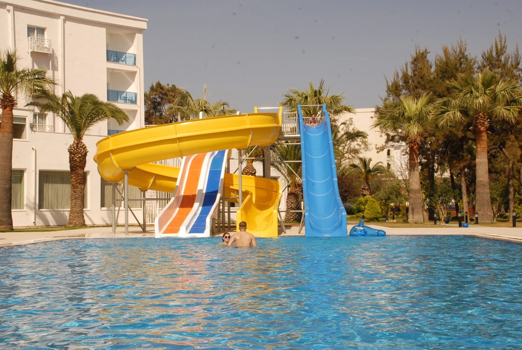 Le Bleu Hotel & Resort: Pool