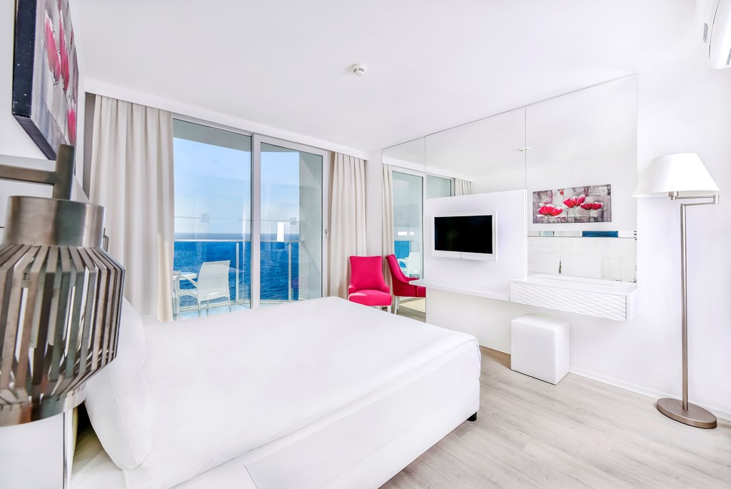 Le Bleu Hotel & Resort: Room DOUBLE SEA VIEW