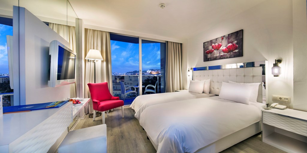 Le Bleu Hotel & Resort: Room DOUBLE LAND VIEW