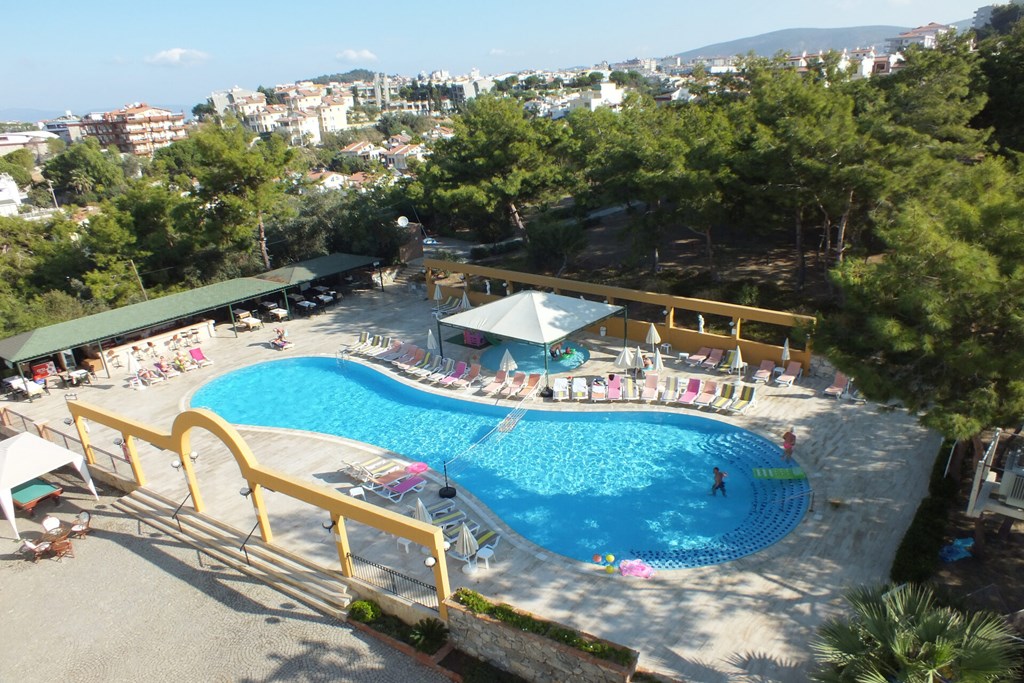 Tuntas Family Suites Kusadasi: Pool