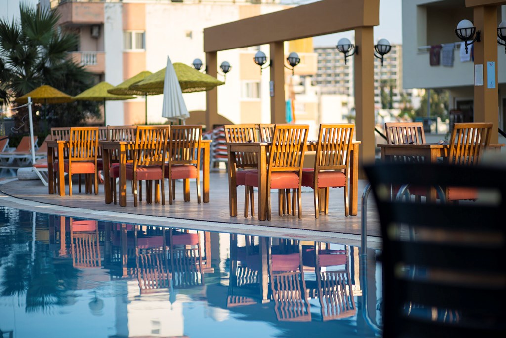 Tuntas Family Suites Kusadasi: Terrace