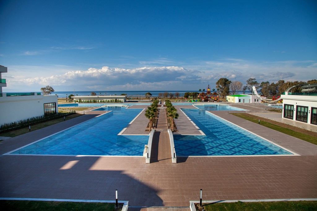 Korumar Ephesus Beach &Spa Resort: Pool