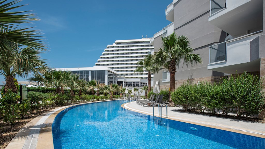 Palm Wings Ephesus Resort Hotel: Room FAMILY ROOM POOL VIEW