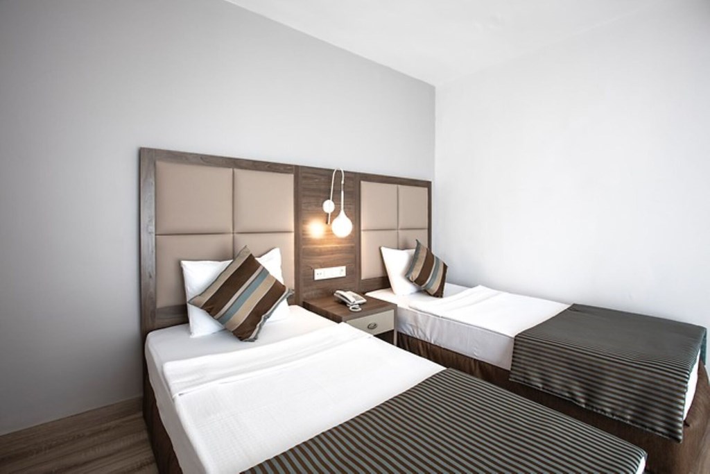 Palm Wings Ephesus Resort Hotel: Room FAMILY ROOM GARDEN VIEW