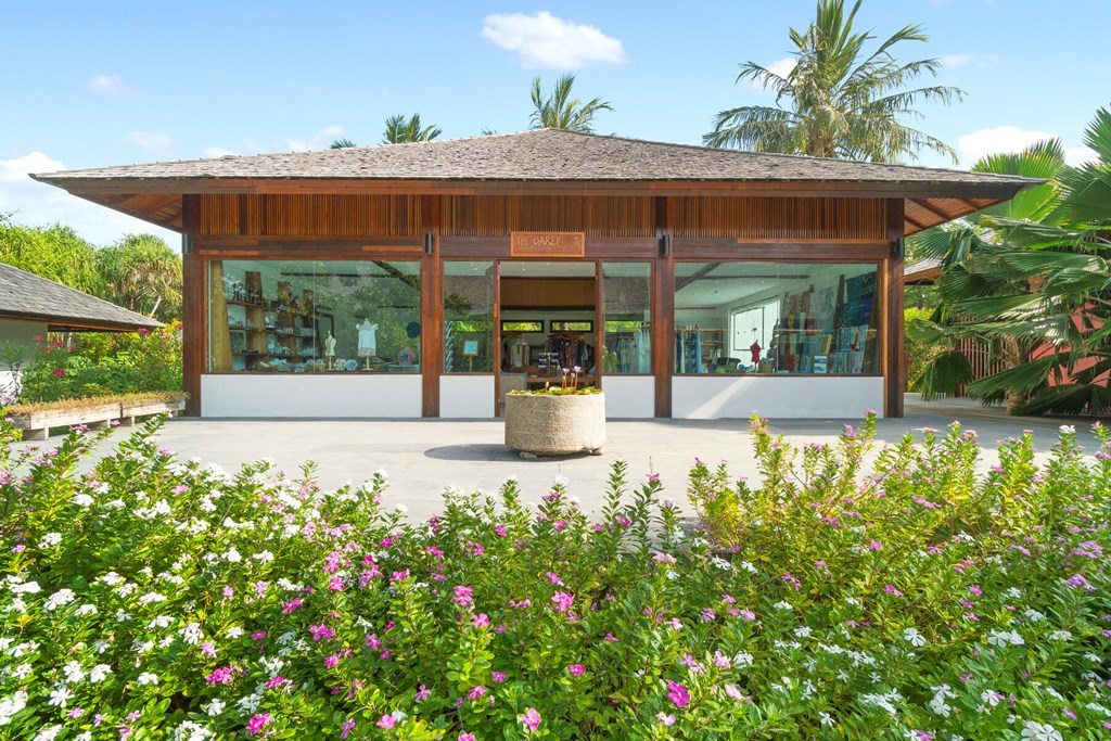 The Barefoot Eco Hotel: Hotel exterior