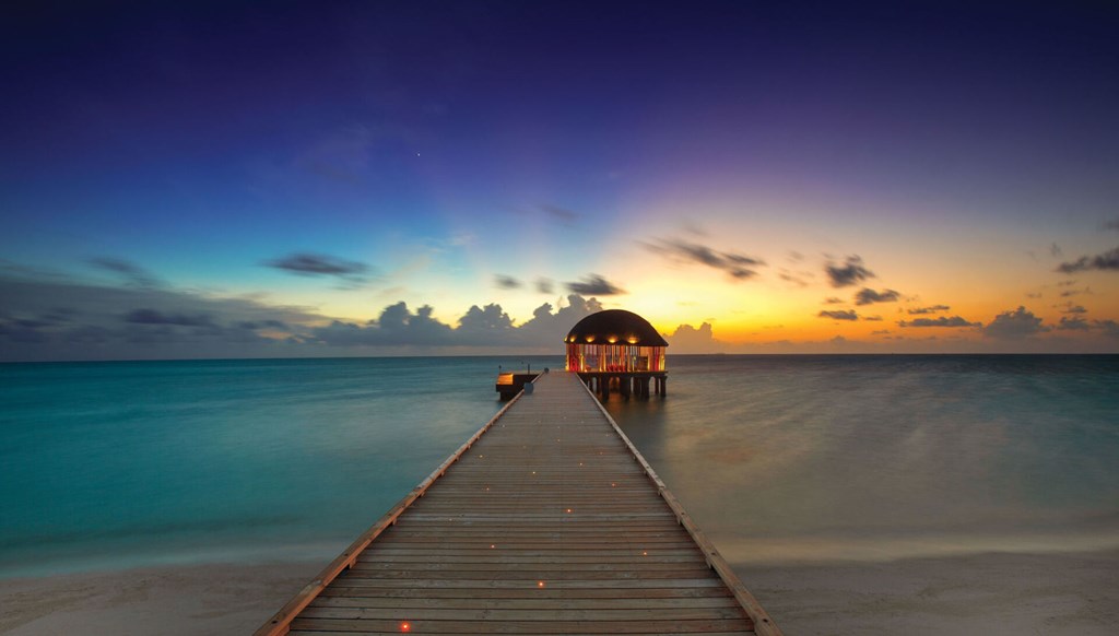 Ozen by Atmosphere at Maadhoo: Hotel exterior