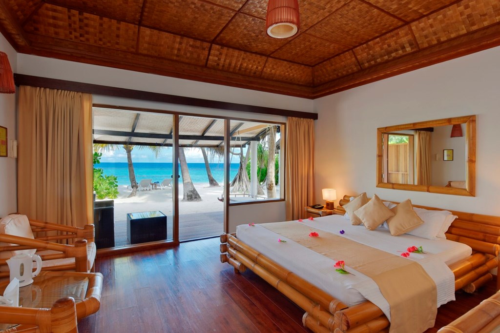 Angaga Island Resort and Spa: Room