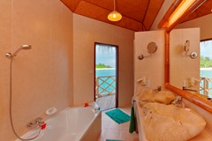 Angaga Island Resort and Spa: Room - photo 1