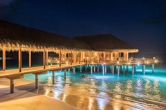 Hideaway Beach Resort & Spa Maldives: Restaurant - photo 10