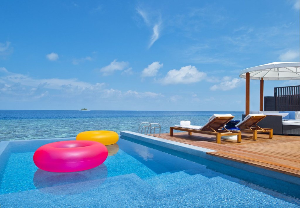 W Maldives: Pool