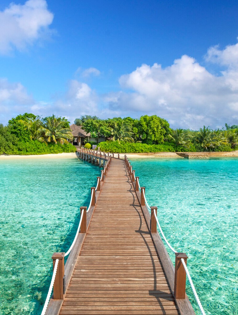 Sheraton Maldives Full Moon Resort & Spa: Beach