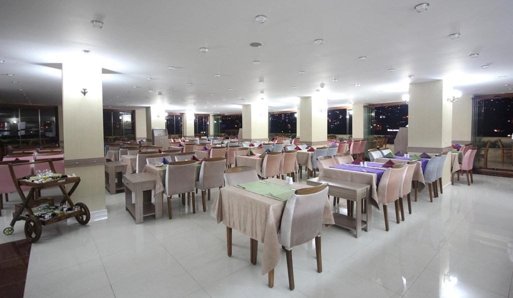 Grand Corner Boutique Hotel: Restaurant