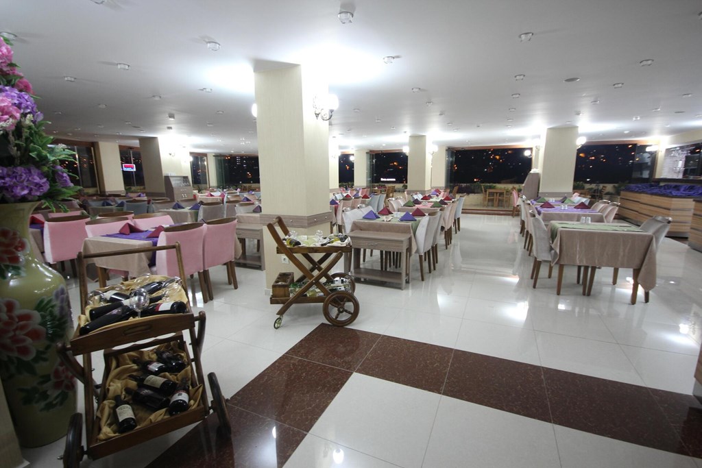 Grand Corner Boutique Hotel: Restaurant