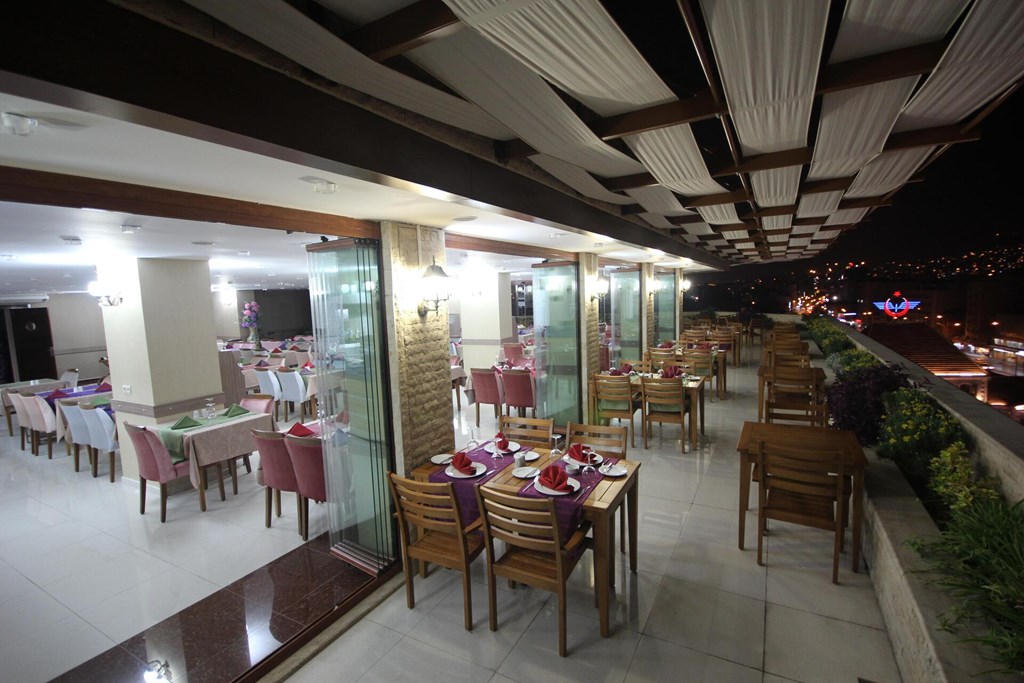 Grand Corner Boutique Hotel: Restaurant