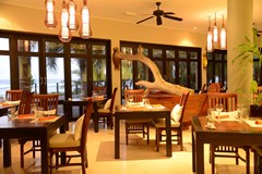 DoubleTree by Hilton Seychelles - Allamanda: Restaurant - photo 18