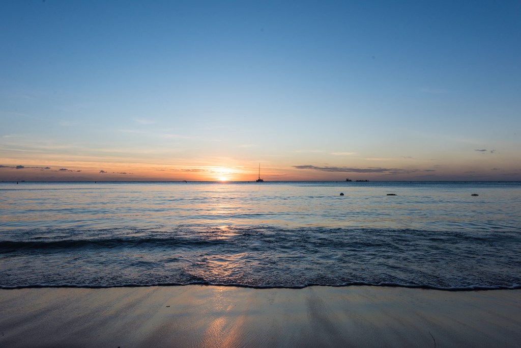 Mon Choisy Beach R: Beach