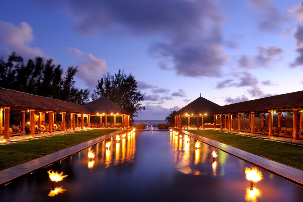 Outrigger Mauritius Beach Resort: General view