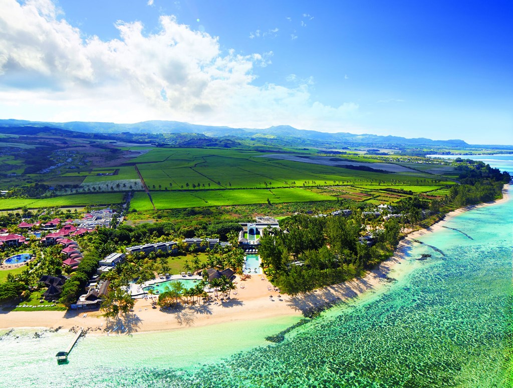 Outrigger Mauritius Beach Resort: General view